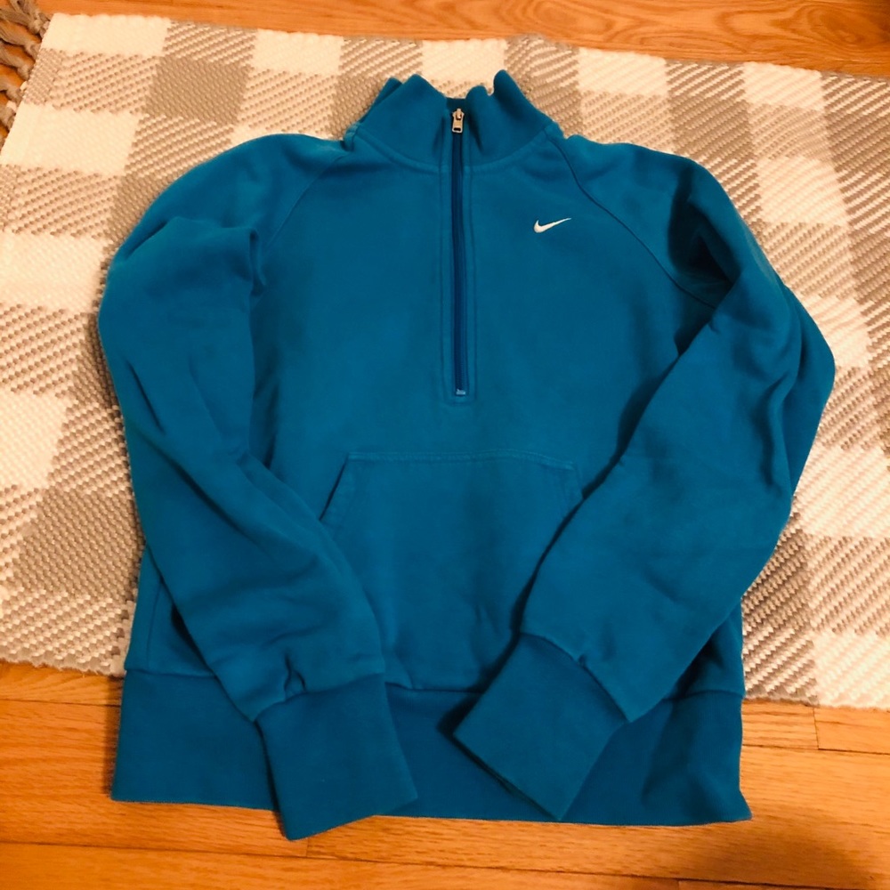 Women’s Nike half zip pullover
